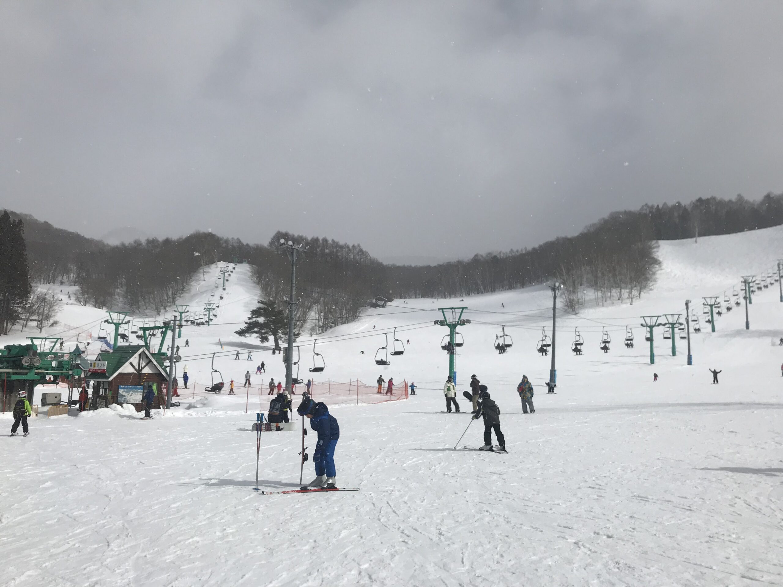 水上高原・藤原スキー場　スノーサーチ　家族連れ　SNOWSEARCH