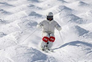 Iron Knees　スノーサーチ SNOWSEARCH