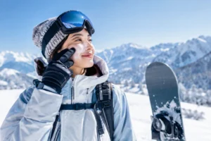 雪山での日焼け対策方法｜スキー・スノボで紫外線に負けず一日滑り切る完全実践ガイド
